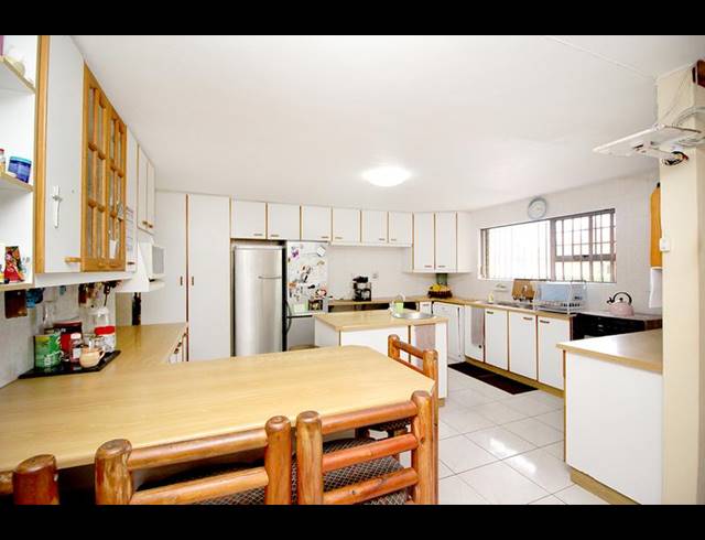 6 BEDROOM HOUSE FOR SALE IN HERSHAM